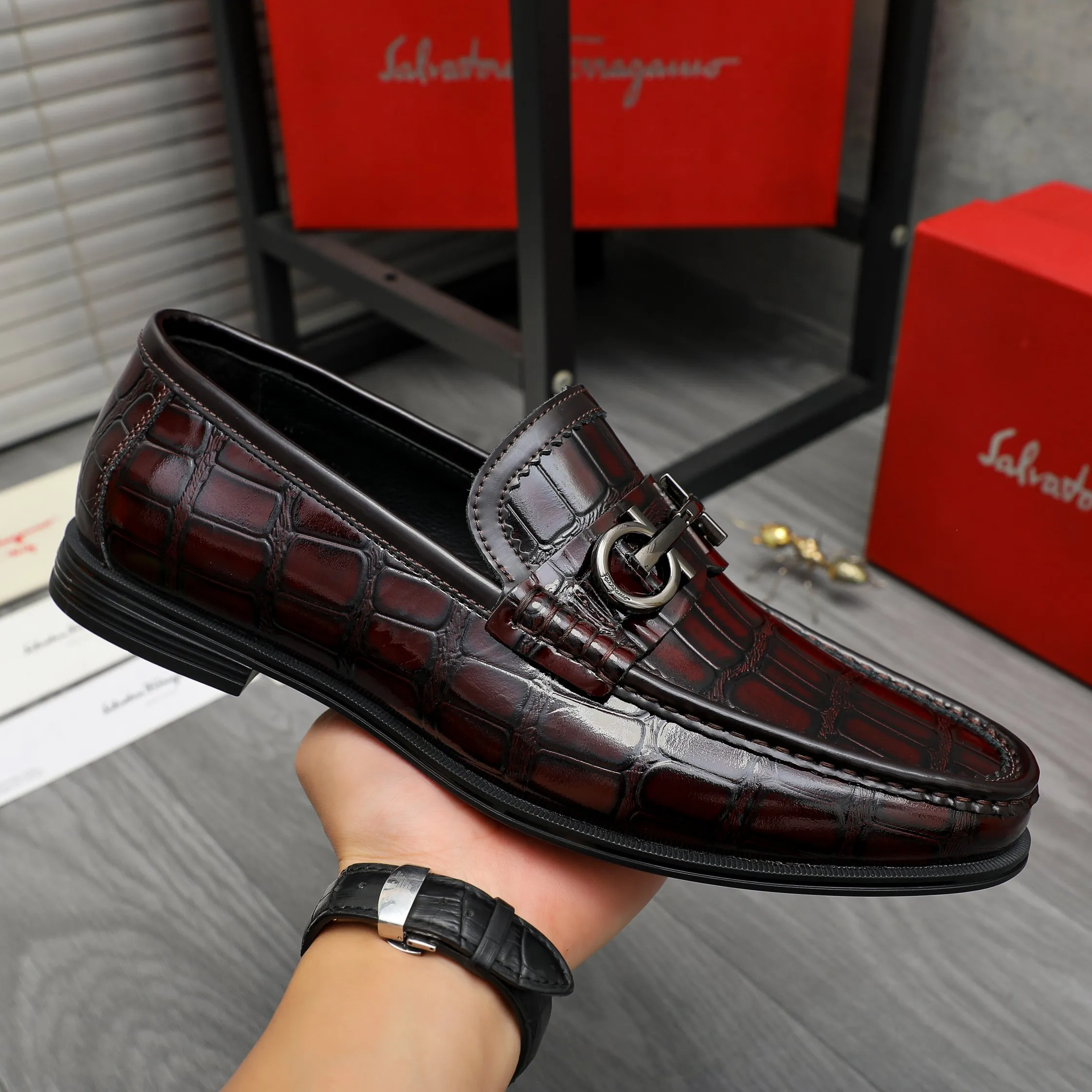 Men's shoes 💰p442 Product trademark: Ferragamo "Ferragamo" business slip-on leather shoes. Regular size: 38-46 (45.46 is custom-made and non-returnable) Product materials: Selected color-grabbed stone pattern embossed cowhide upper, cowhide lining, rubber outsole